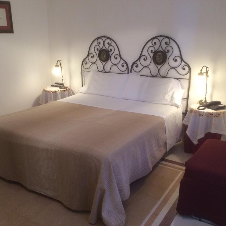Hotel Santa Marina Antica Foresteria Санта-Маріна-Саліна Екстер'єр фото