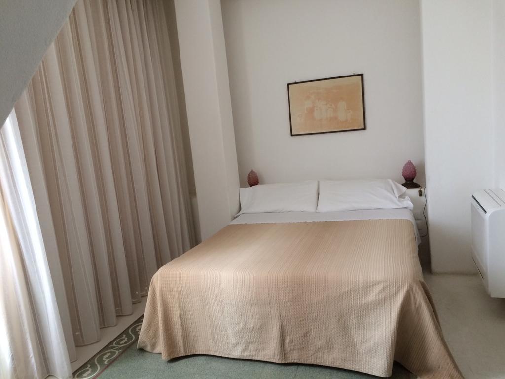 Hotel Santa Marina Antica Foresteria Санта-Маріна-Саліна Екстер'єр фото