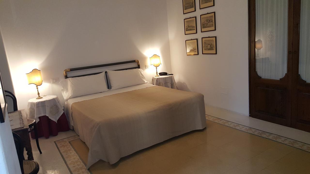 Hotel Santa Marina Antica Foresteria Санта-Маріна-Саліна Екстер'єр фото